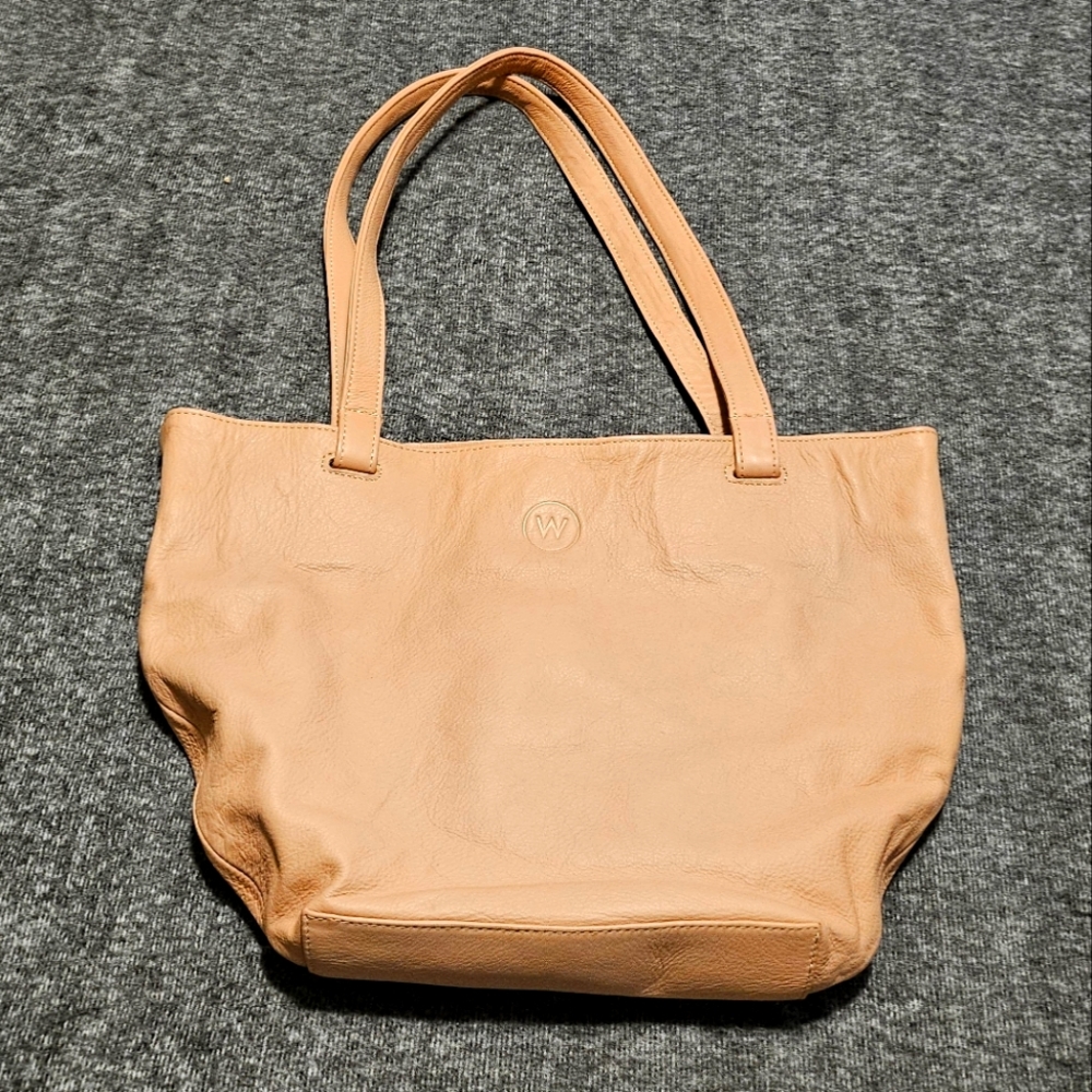 Wanderers Travel Co. Light pink leather tote